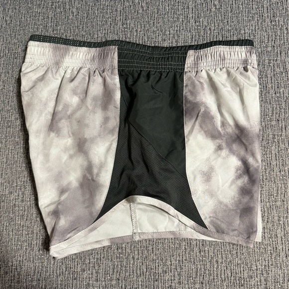 Nike Women’s Running Shorts - Picture 4 of 14